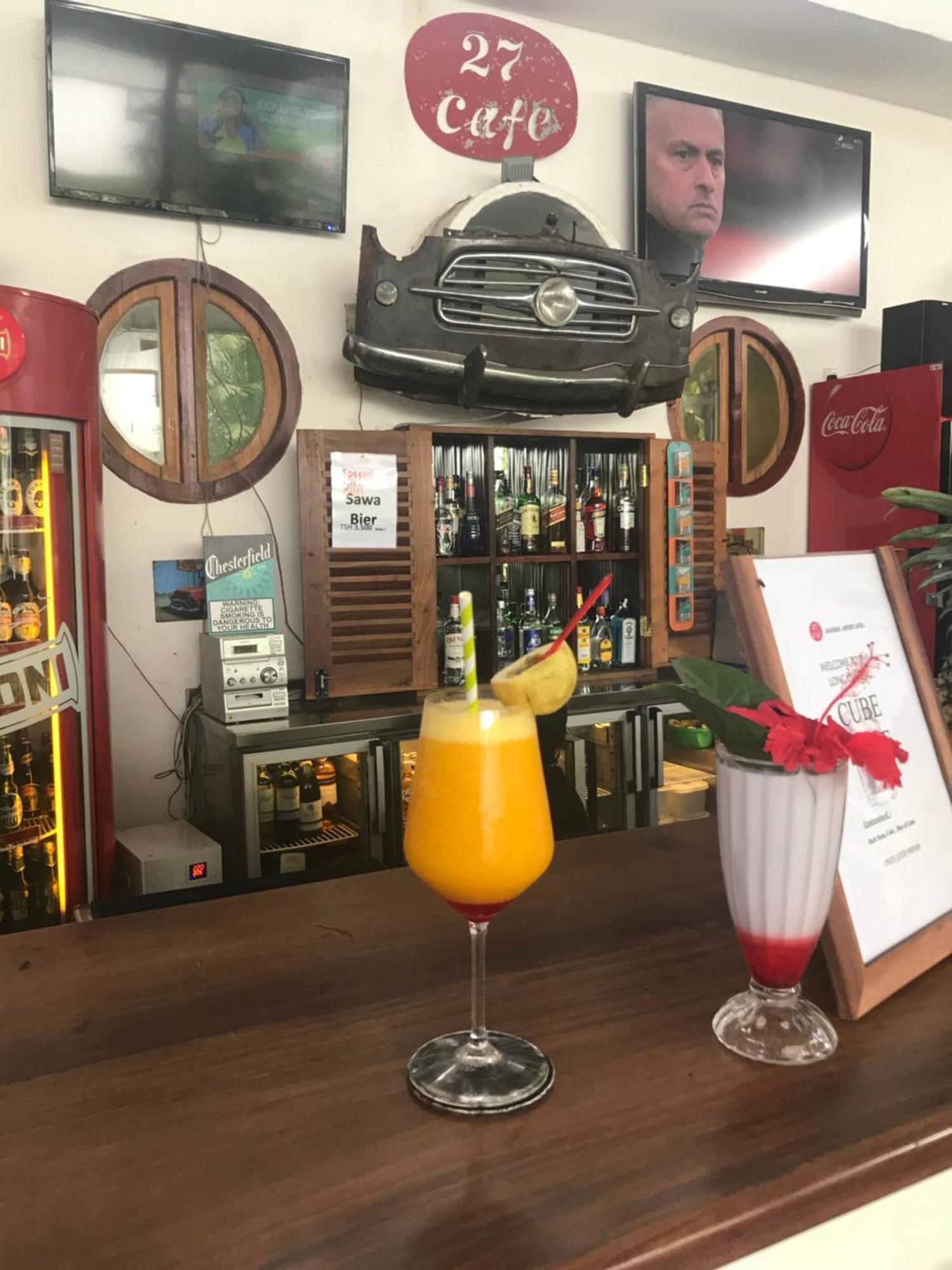 27 Cafe Zanzibar Airport Hotel エクステリア 写真