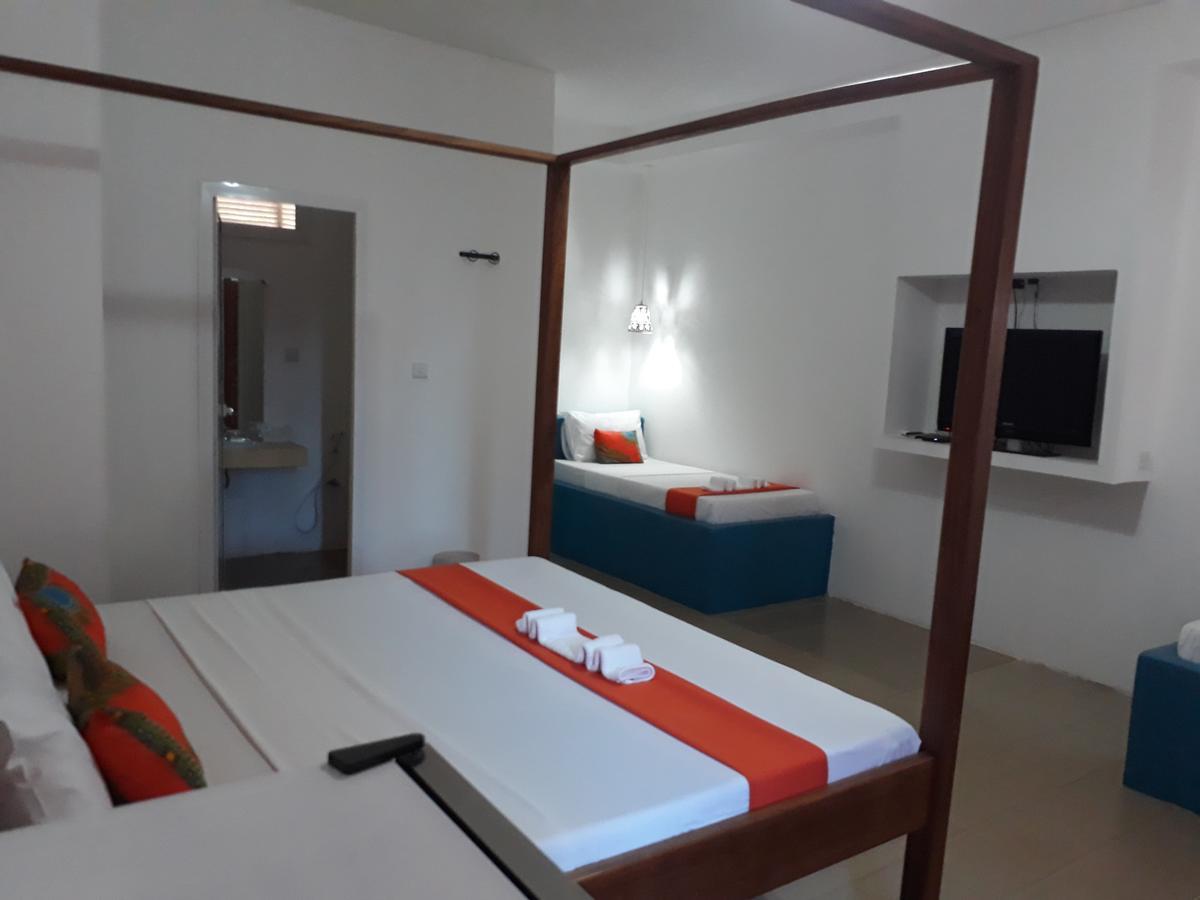 27 Cafe Zanzibar Airport Hotel エクステリア 写真