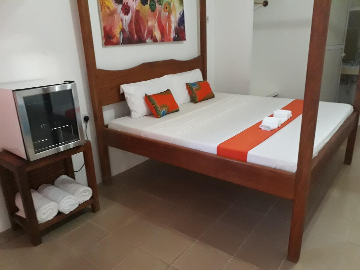 27 Cafe Zanzibar Airport Hotel エクステリア 写真