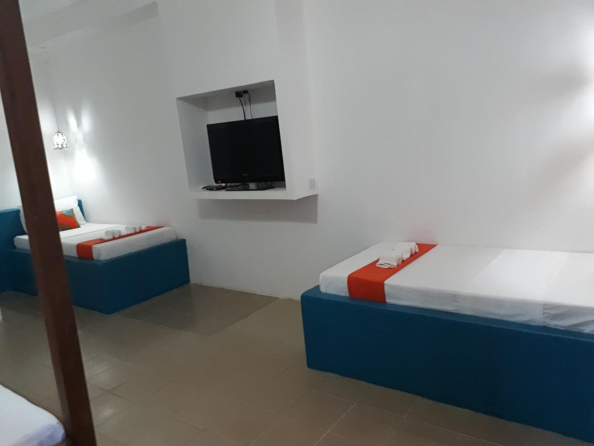 27 Cafe Zanzibar Airport Hotel エクステリア 写真