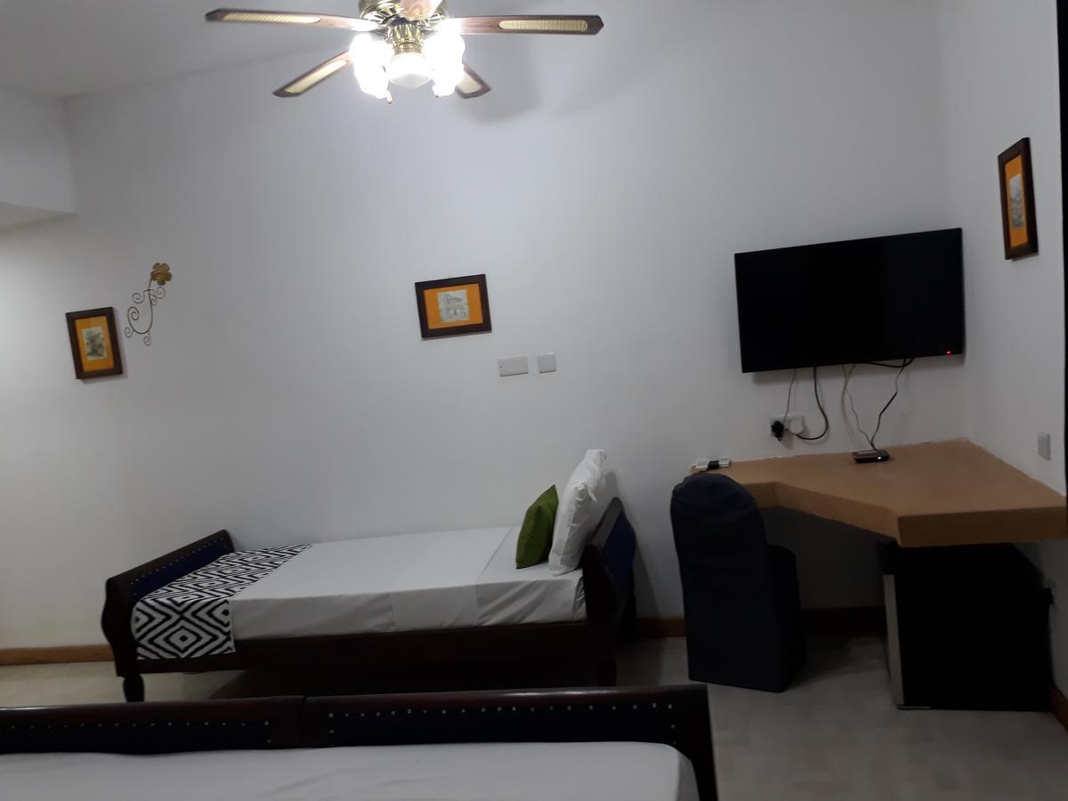 27 Cafe Zanzibar Airport Hotel エクステリア 写真