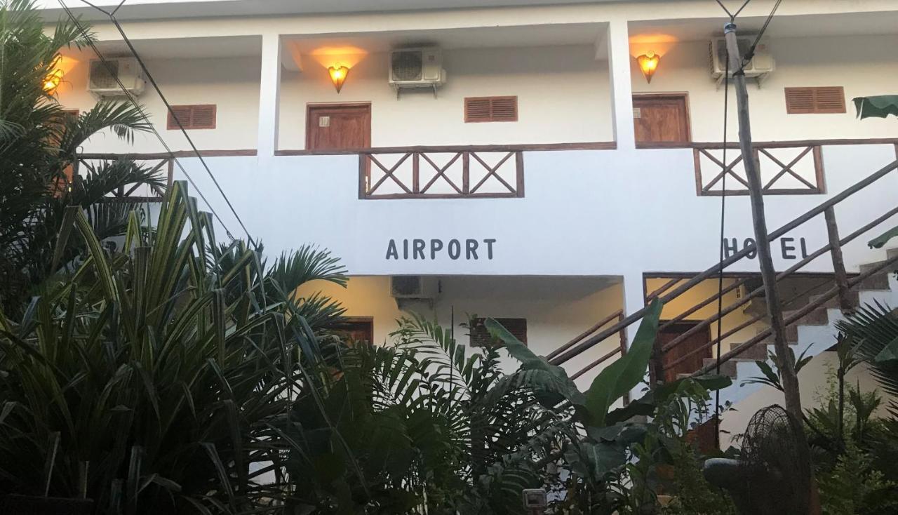 27 Cafe Zanzibar Airport Hotel エクステリア 写真