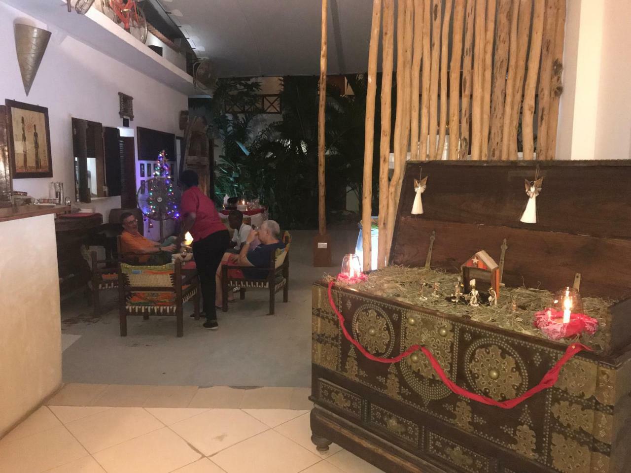 27 Cafe Zanzibar Airport Hotel エクステリア 写真